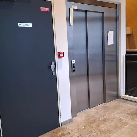 Contemporain 3 Avec Vue Sur Canal, Parking Et Internet A - Fr-1-584-343 * Nancy