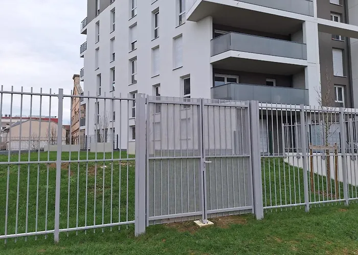 Contemporain 3 Avec Vue Sur Canal, Parking Et Internet à - Fr-1-584-343 Appartamento *