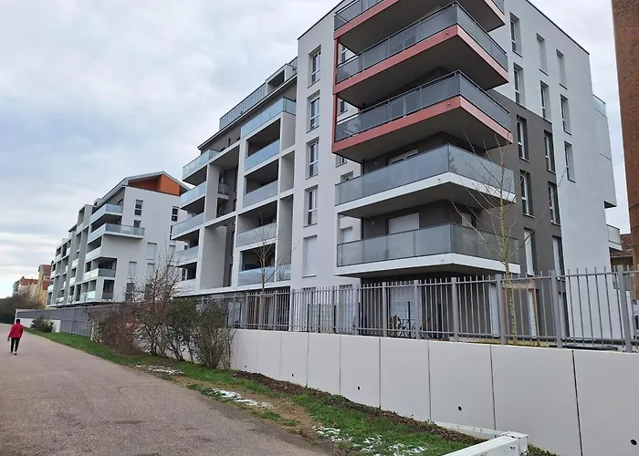 Contemporain 3 Avec Vue Sur Canal, Parking Et Internet à - Fr-1-584-343 Appartamento Nancy