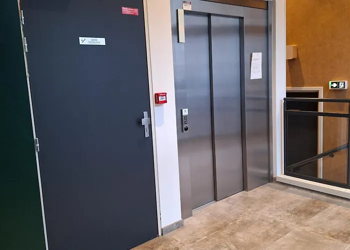 Contemporain 3 Avec Vue Sur Canal, Parking Et Internet à - Fr-1-584-343 * Nancy