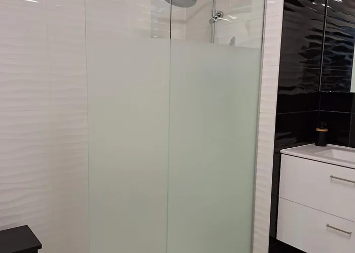 Contemporain 3 Avec Vue Sur Canal, Parking Et Internet à - Fr-1-584-343 Appartamento Nancy