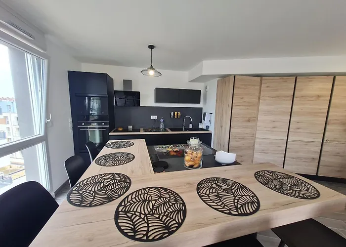 Contemporain 3 Avec Vue Sur Canal, Parking Et Internet à - Fr-1-584-343 Nancy